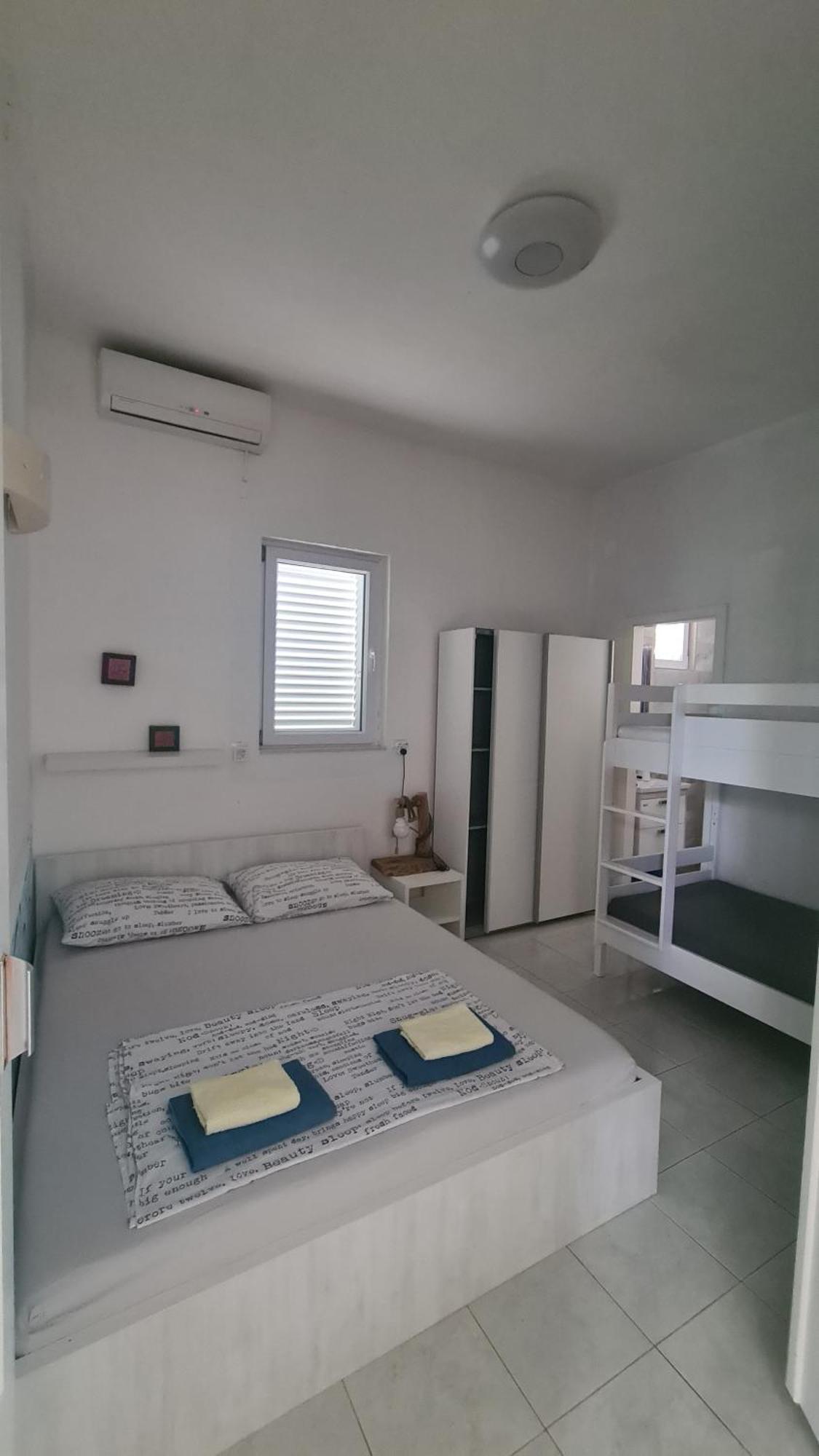 Apartments Luna Жуляна Екстер'єр фото
